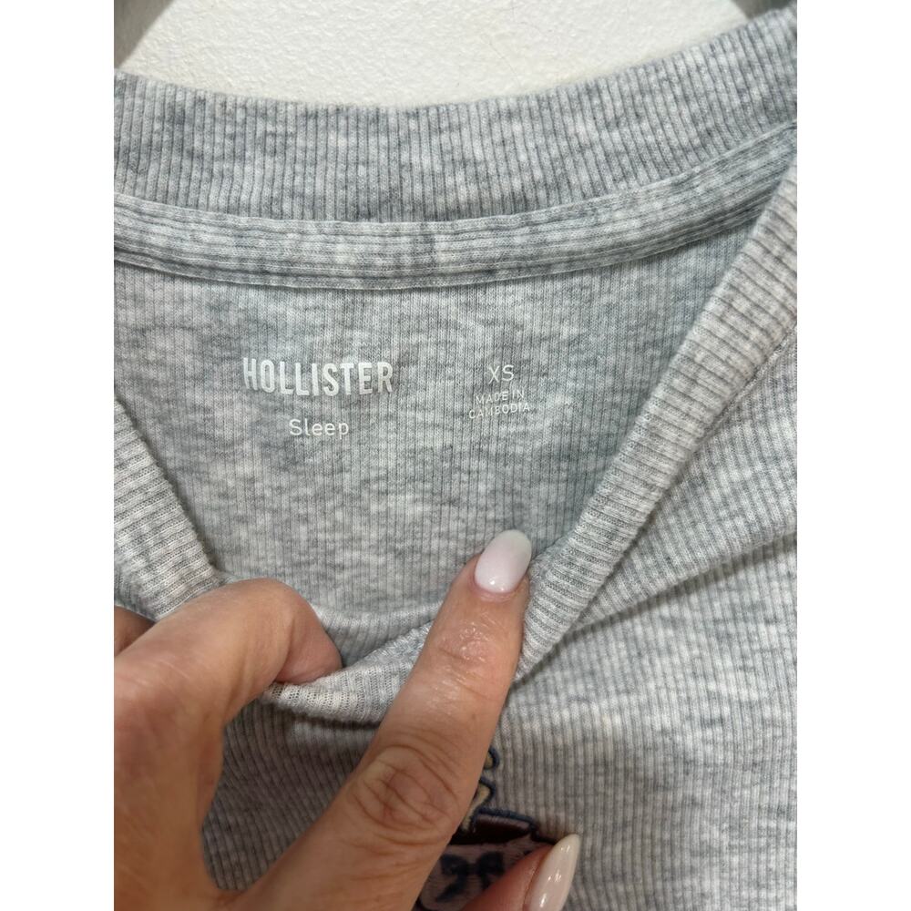 Hollister crop t shirt size XS womens grey coffee patch long sleeve ribbed - Picture 3 of 5